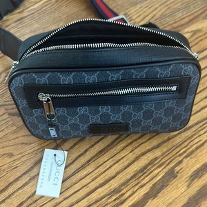 Fake Gucci Crossbody Fannypack